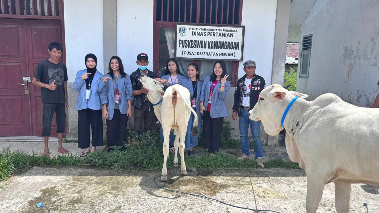 Dokumentasi bersama Pala Lingkungan 1 dan warga setempat